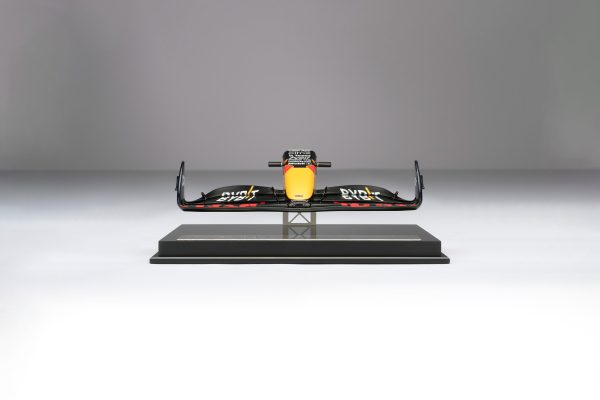 Oracle Red Bull Racing RB18 Nosecone Fashion