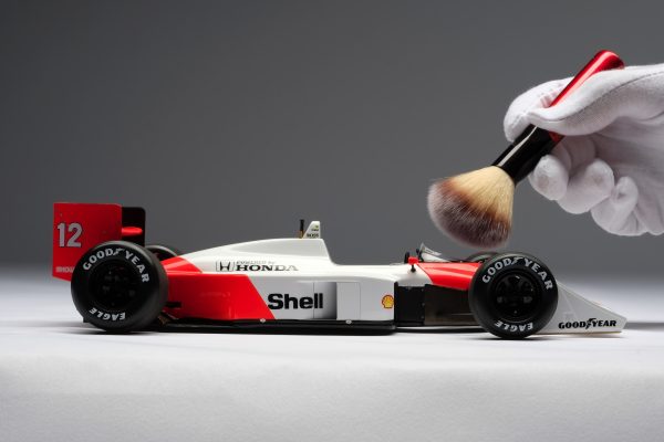 McLaren MP4 4 Hot on Sale