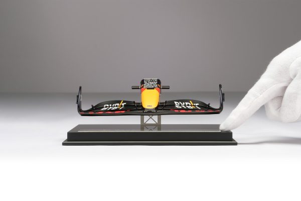 Oracle Red Bull Racing RB18 Nosecone Fashion