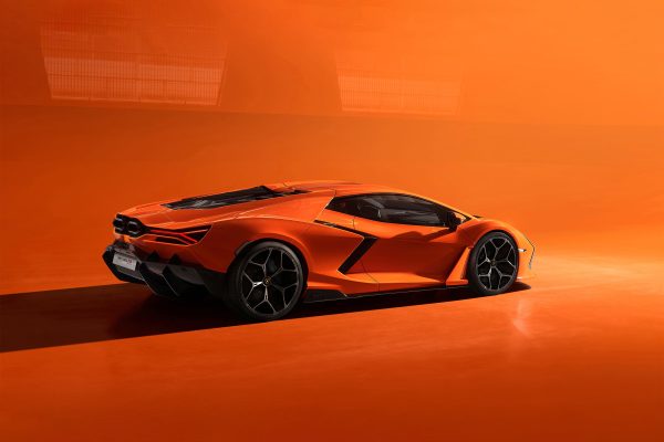 Lamborghini Revuelto (2023) Supply