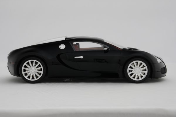 Bugatti Veyron (2005) Fashion