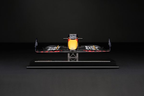 Oracle Red Bull Racing RB18 Nosecone Fashion